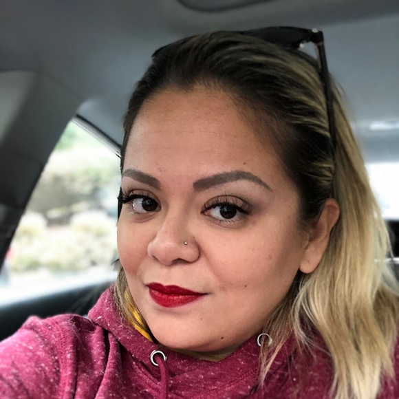 Meet your Posher, Gia - Picture 2 of 8